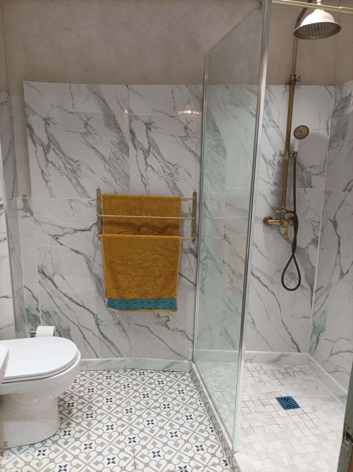 Maison Intra Muros, Terrasses Avec Vue Jaccuzzi Et Garage Avignone Esterno foto