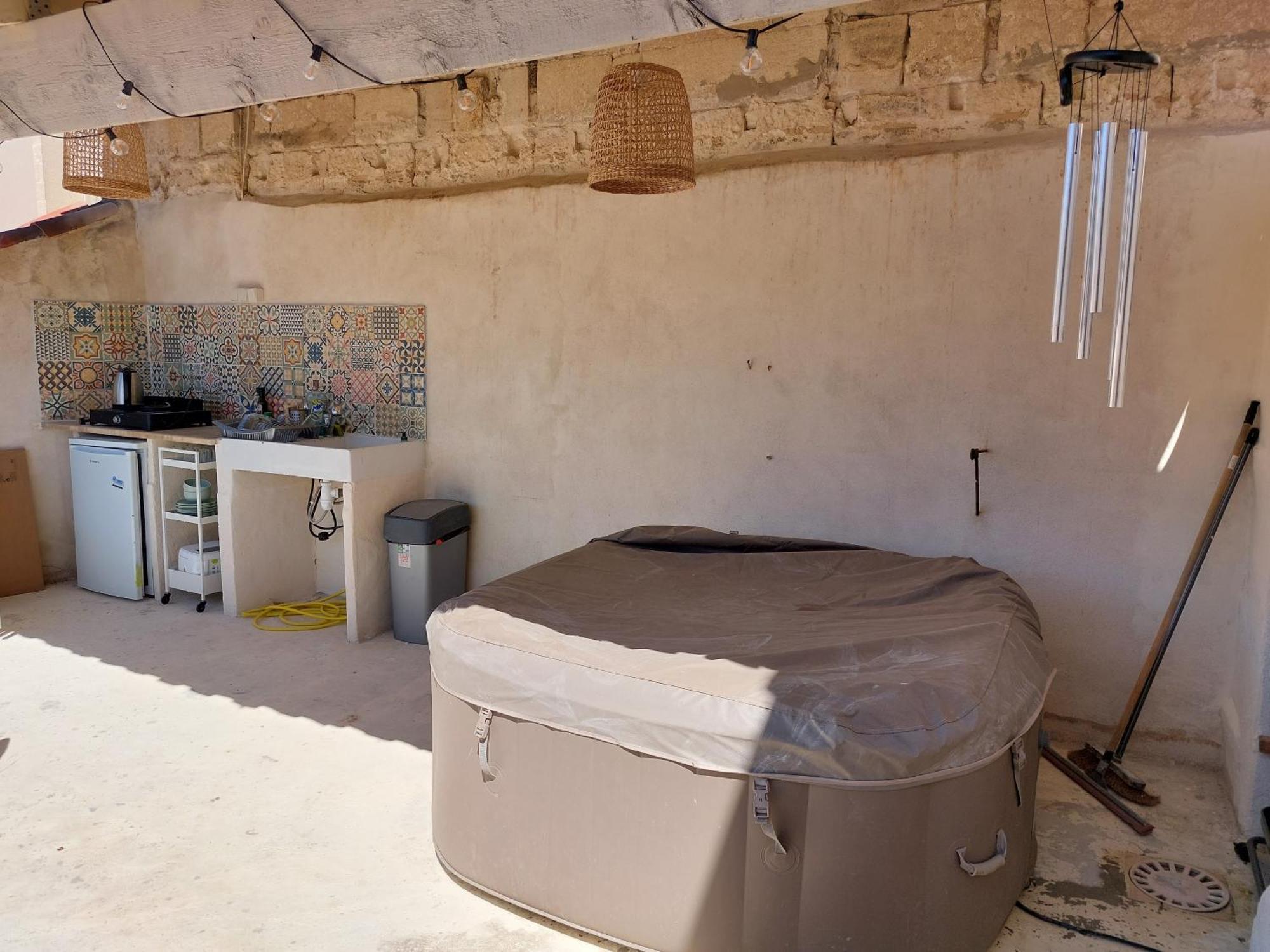 Maison Intra Muros, Terrasses Avec Vue Jaccuzzi Et Garage Avignone Camera foto